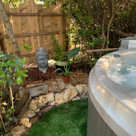 Cabanon Hébergement de vacances *