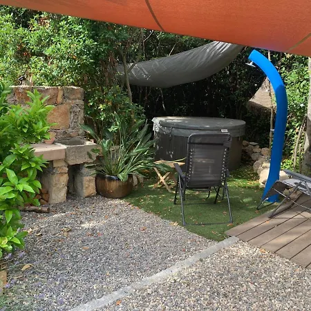 Cabanon Hébergement de vacances *