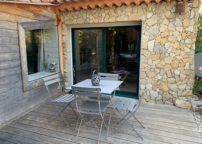 Cabanon بيت للعطل